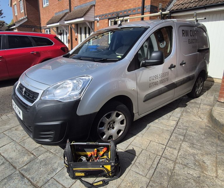 Landlord Electrical Services Banbury Landlord electrician attending a rental property in Banbury